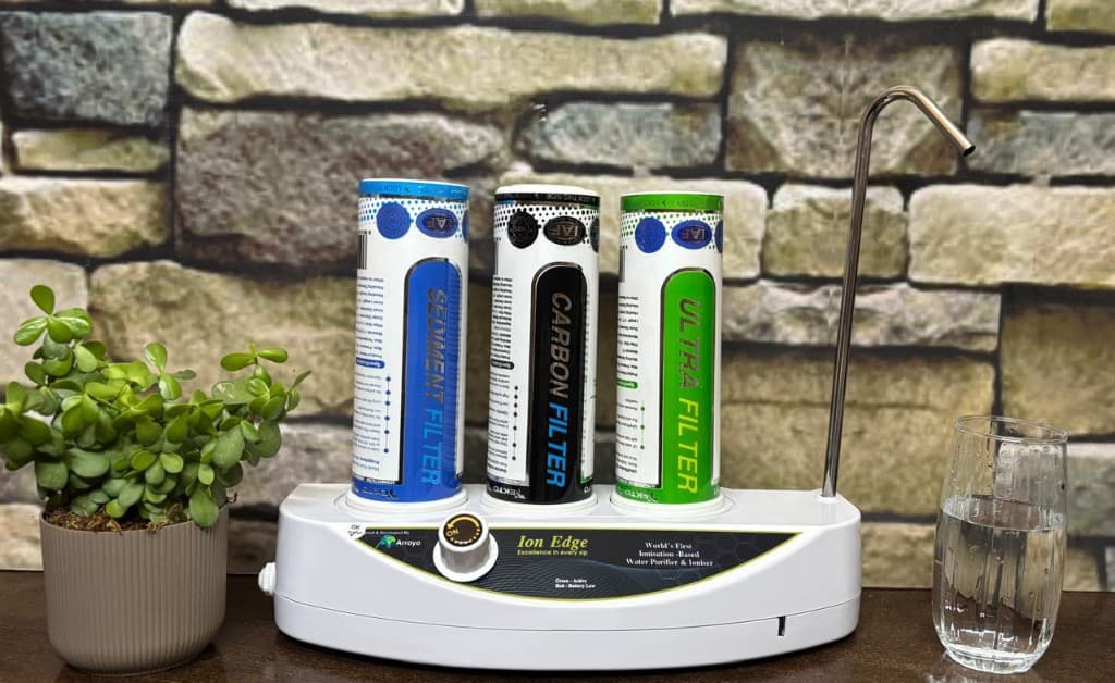 IonEdge portable water cleaning device with filtration and control housing